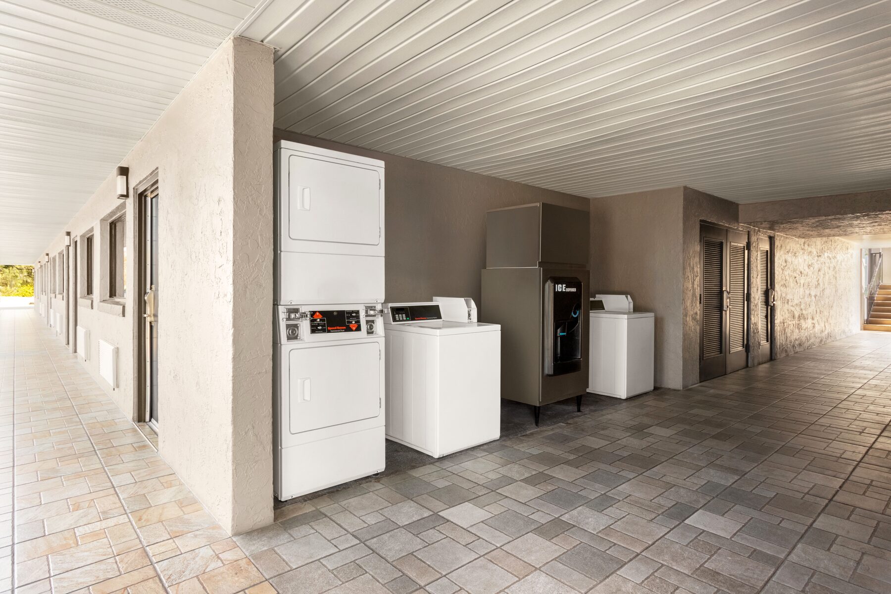 Guest laundry facilities at Home Inn and Suites Apopka Florida